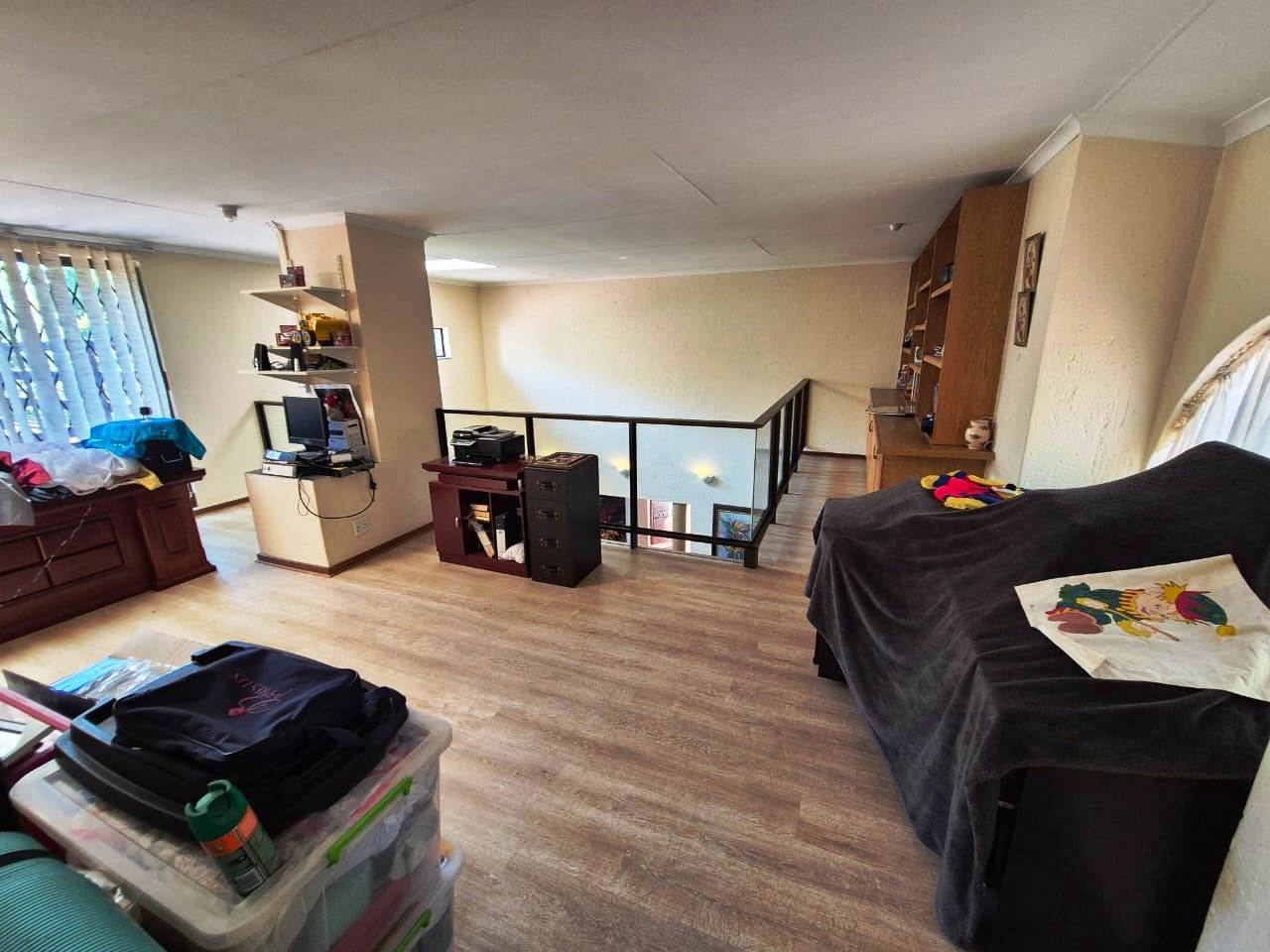 Huge three bedroom for sale in Montana Park