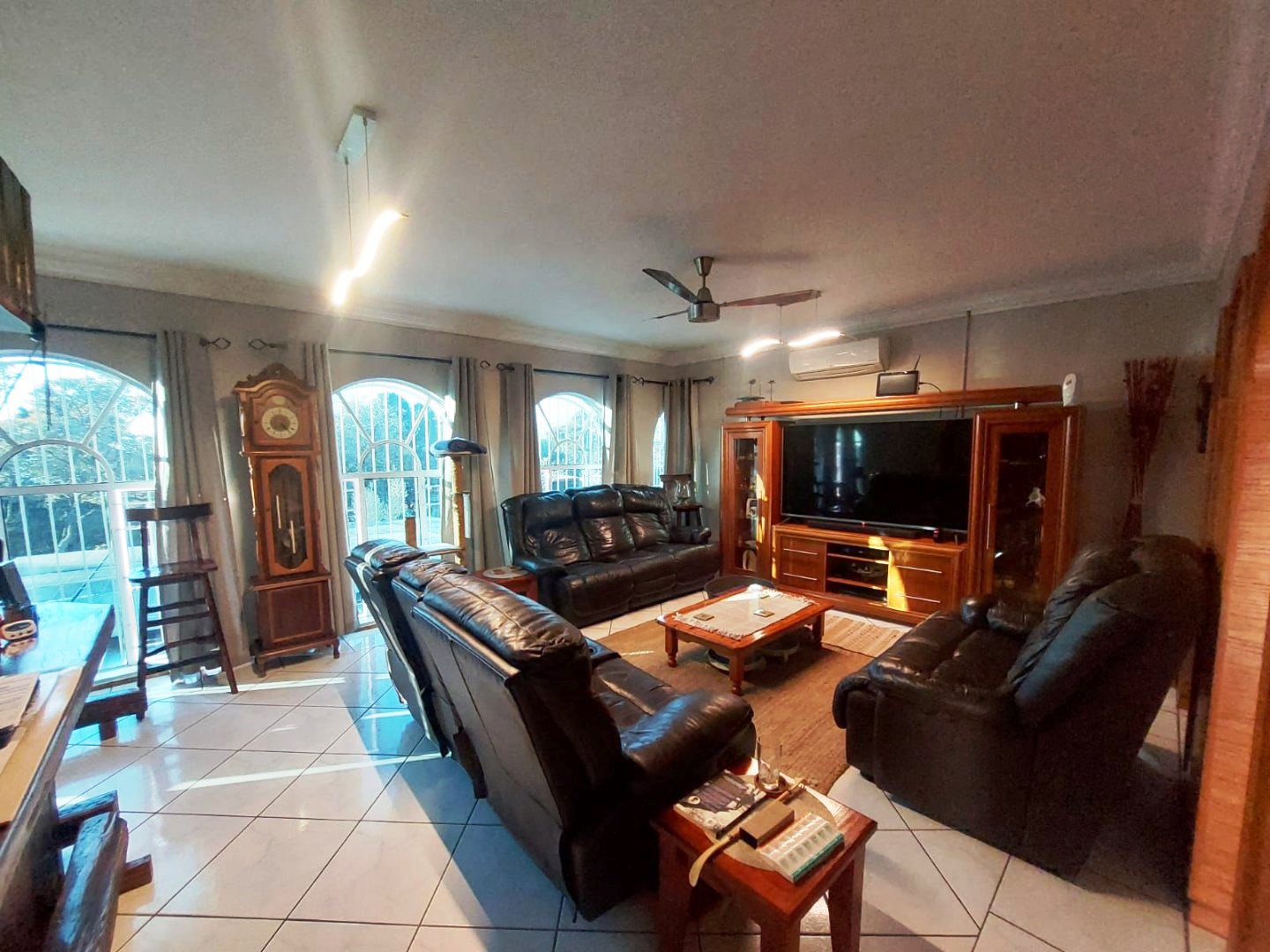 Four bedroom house for sale in Magalieskruin