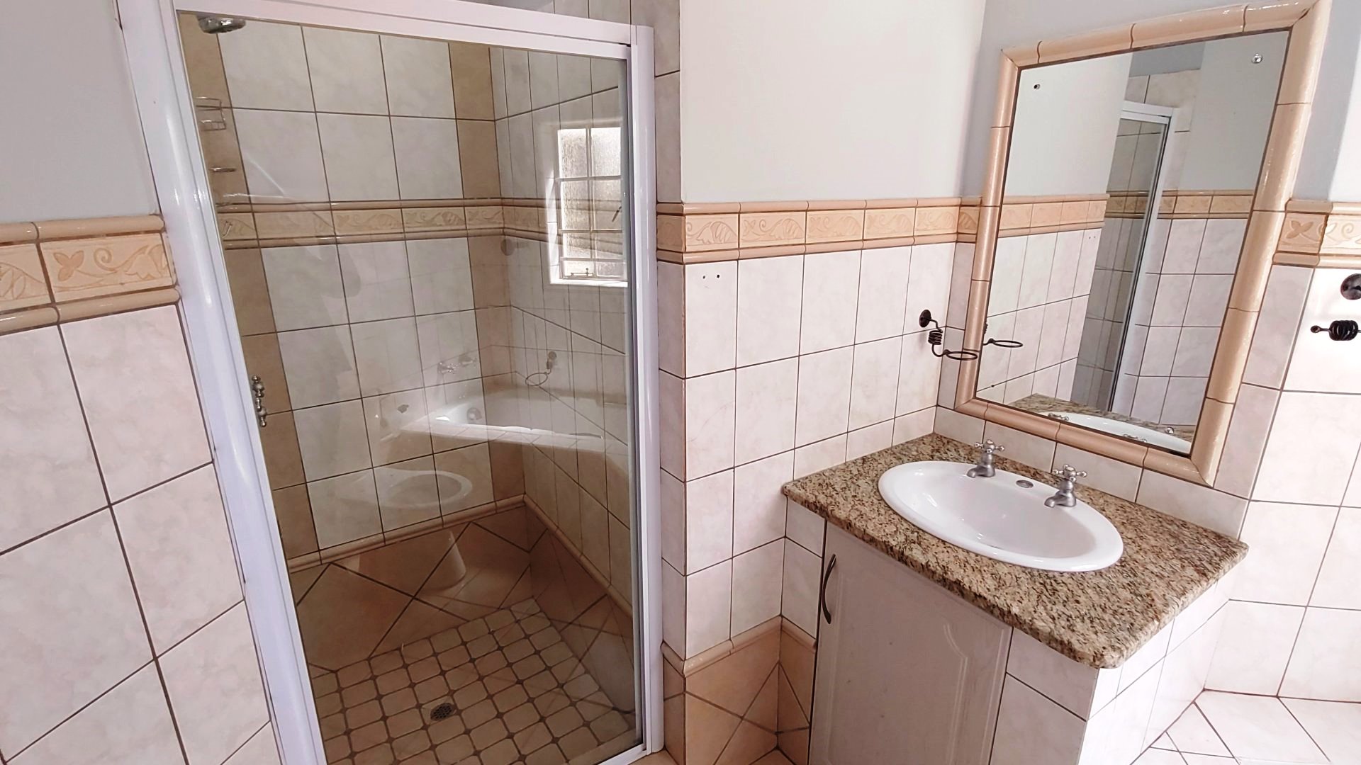 Beautiful three bedroom for sale in Montana