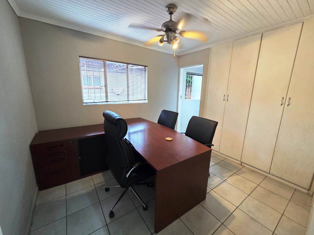 Office space, house for sale in Magalieskruin