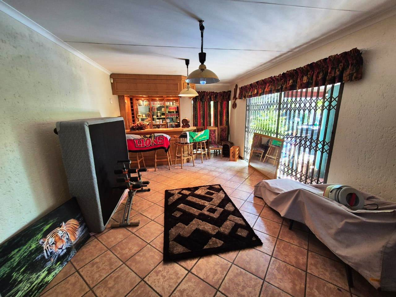 Huge three bedroom for sale in Montana Park