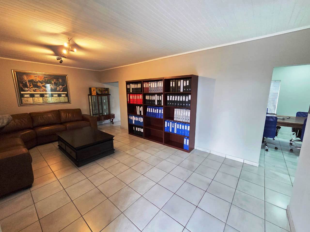 Office space, house for sale in Magalieskruin