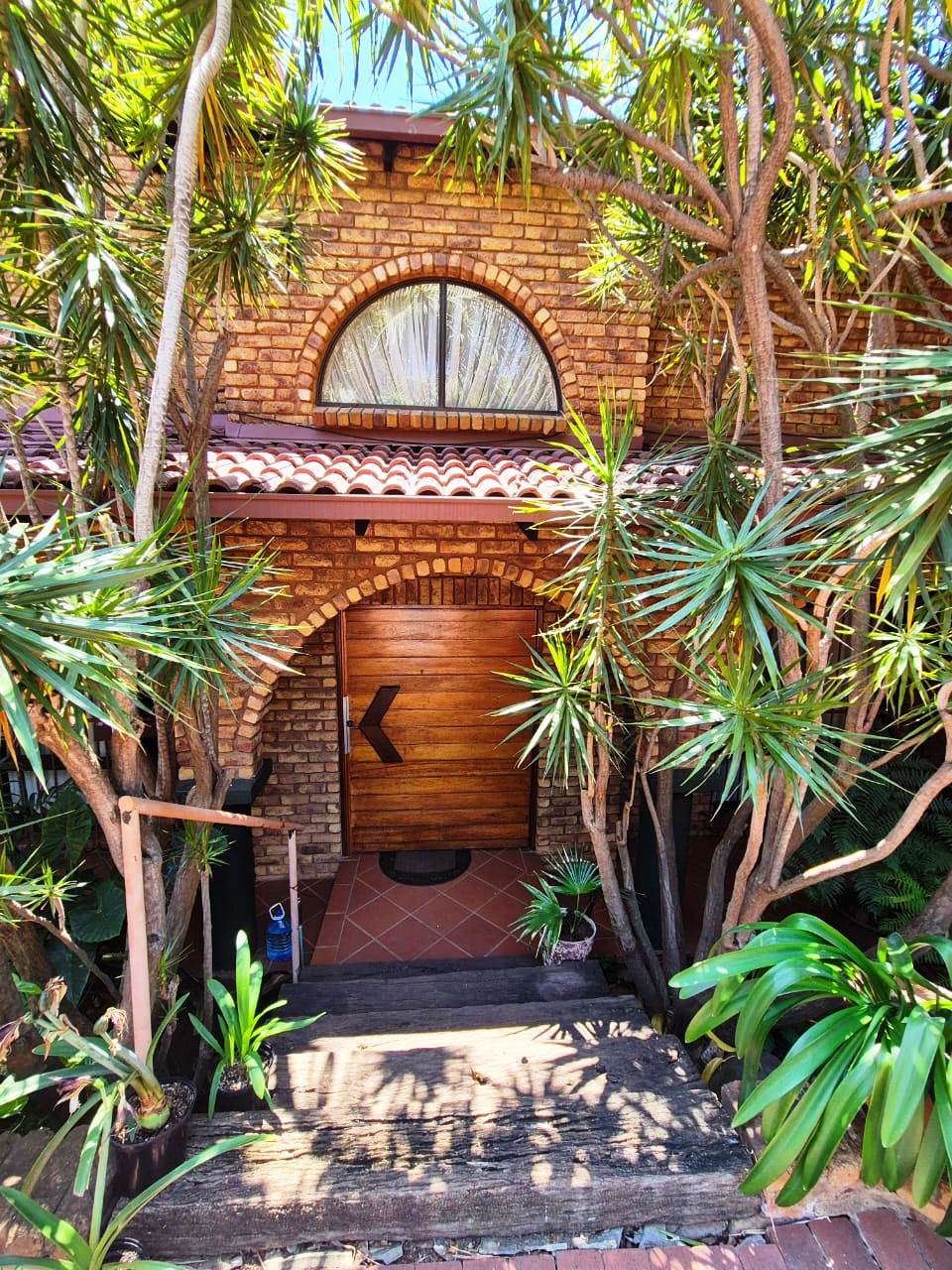 Huge three bedroom for sale in Montana Park