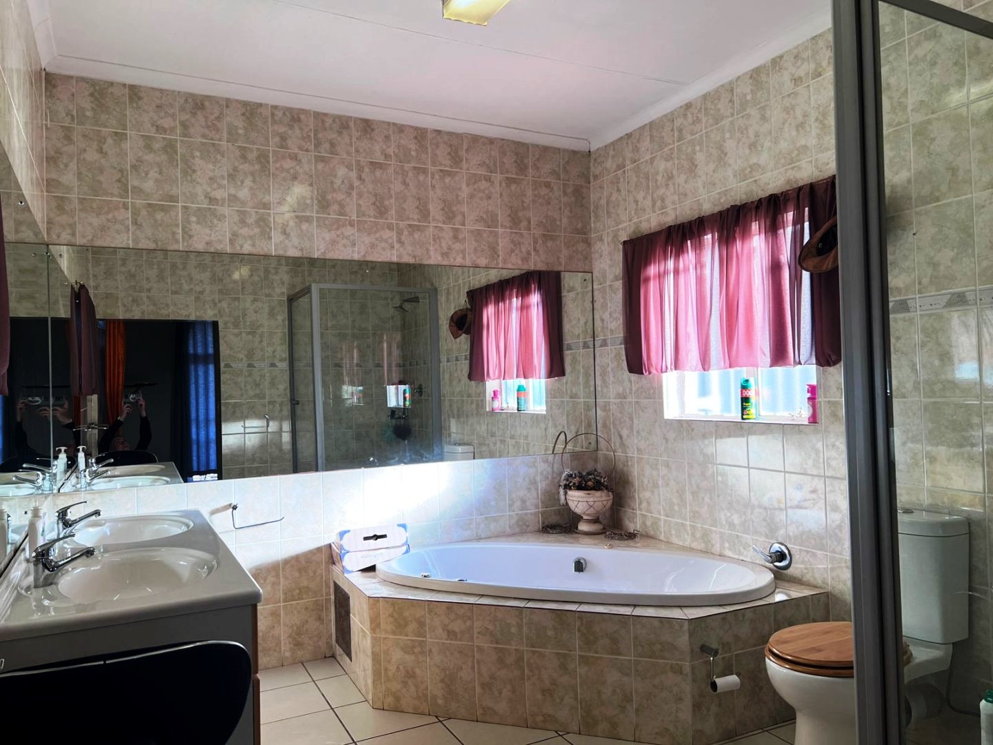 Four bedroom house for sale in Magalieskruin