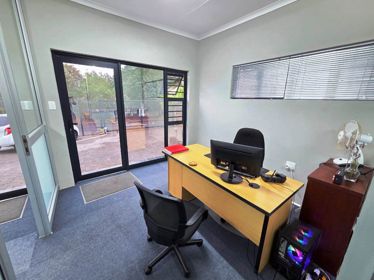 Office space, house for sale in Magalieskruin