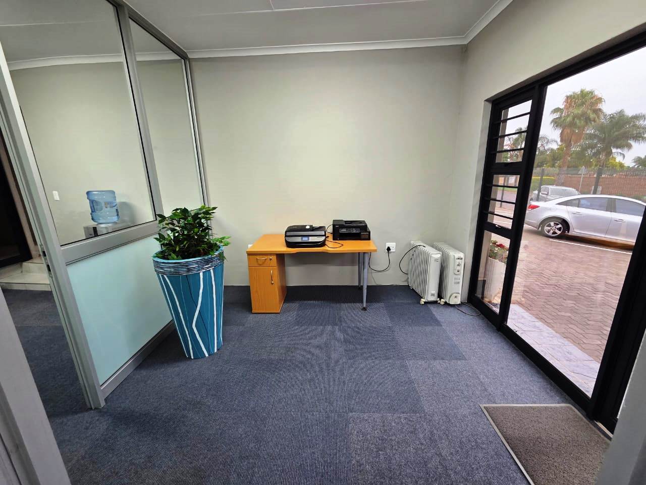 Office space, house for sale in Magalieskruin