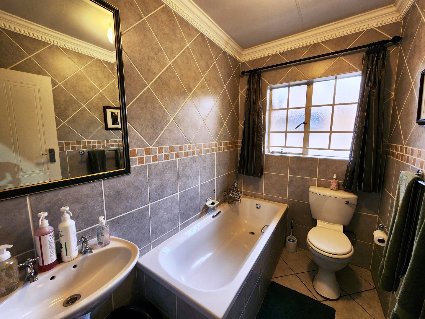 Perfect three bedroom for sale in Florauna