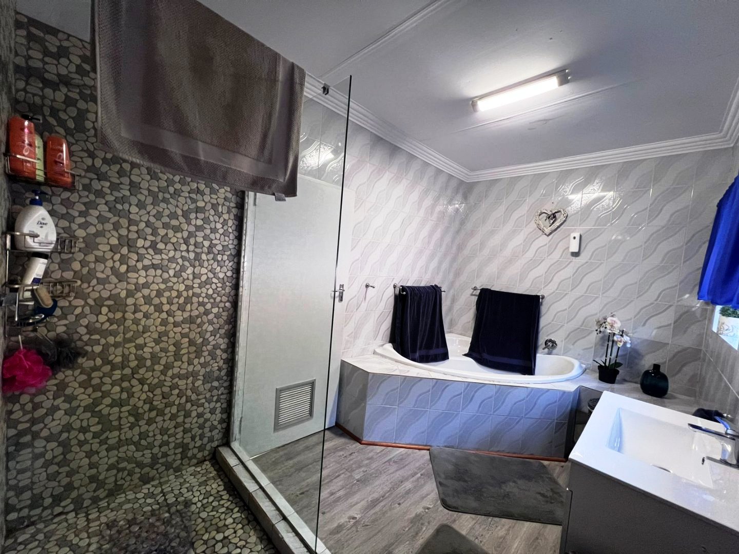 Four bedroom house for sale in Magalieskruin