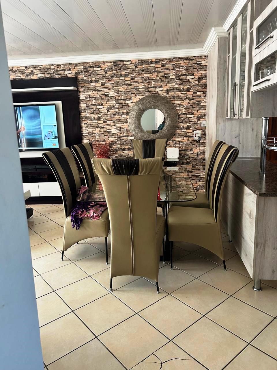 Large stand three bedroom for sale in Heatherview