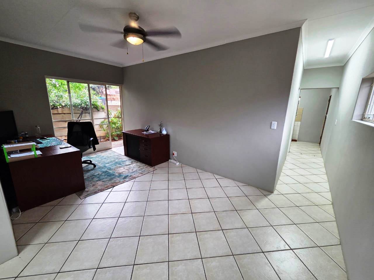 Office space, house for sale in Magalieskruin