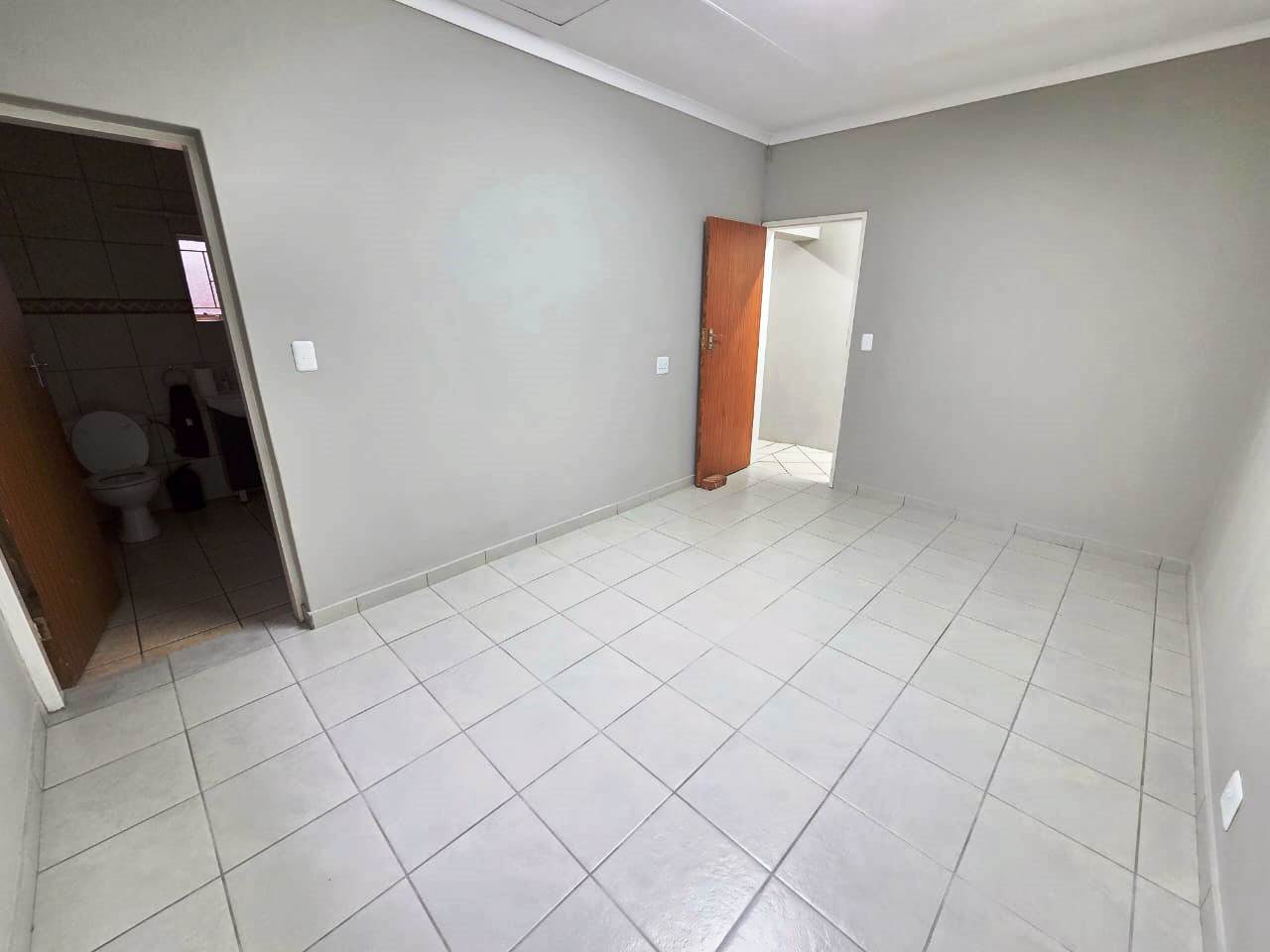 Office space, house for sale in Magalieskruin