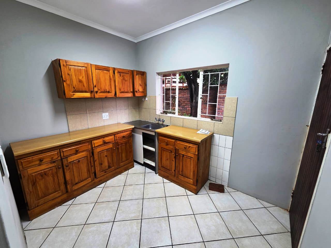 Office space, house for sale in Magalieskruin