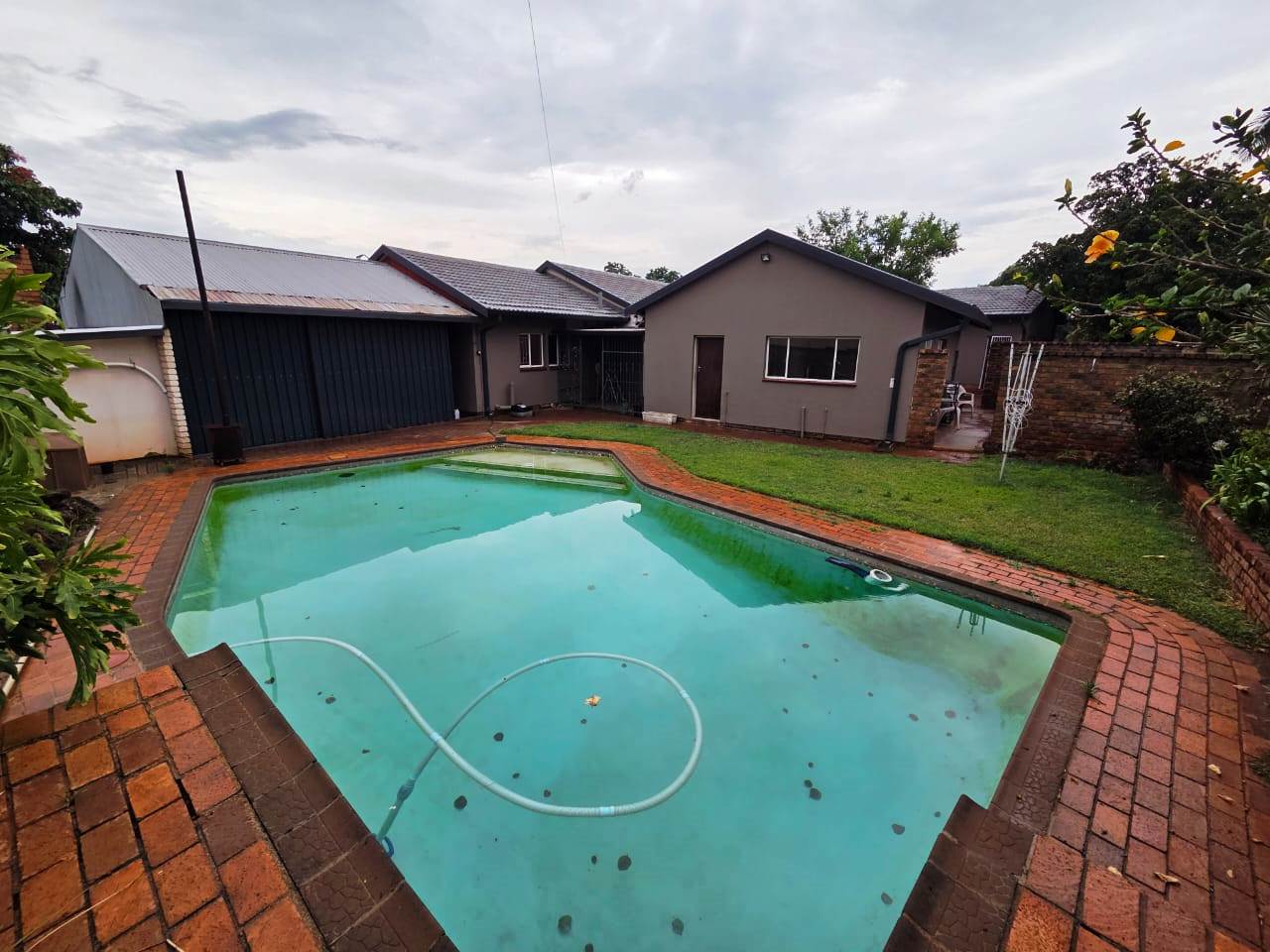 Office space, house for sale in Magalieskruin