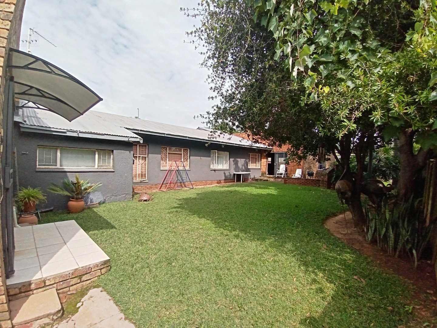 Four bedroom with flatlet for sale in Tileba