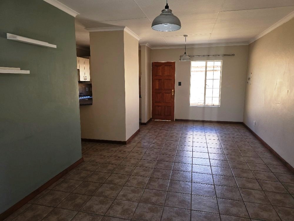 Cozy two bedroom for sale in Sinoville