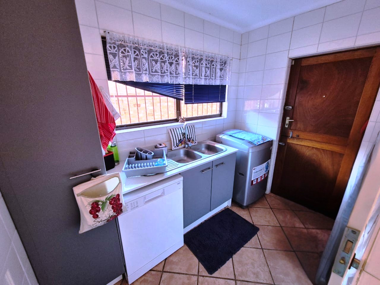 Huge three bedroom for sale in Montana Park