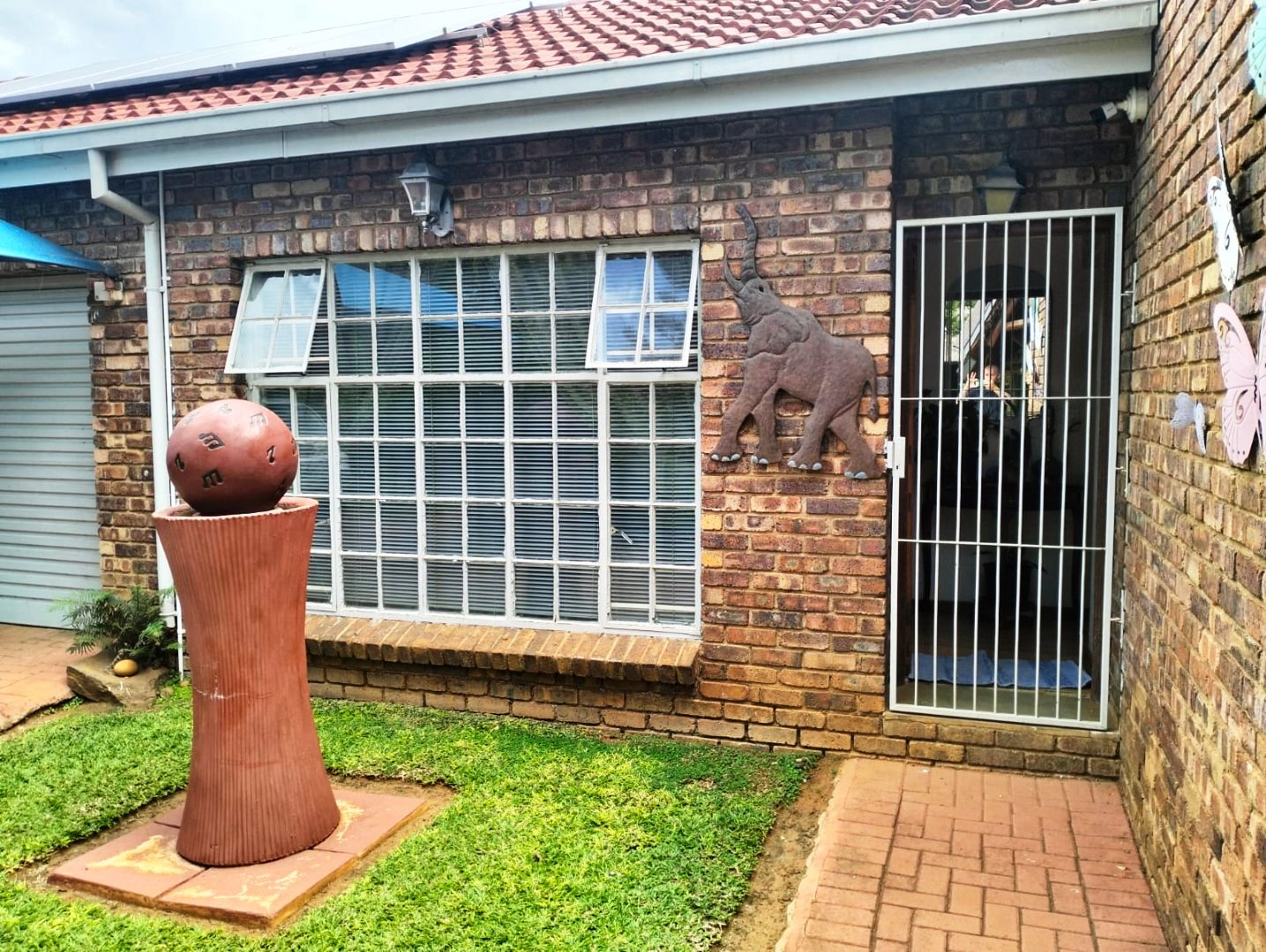 Large three bedroom house for sale in Dorandia