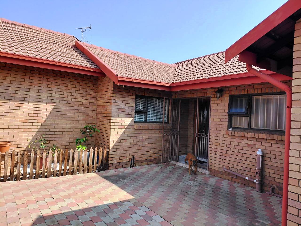 Huge three bedroom for sale in Montana Park