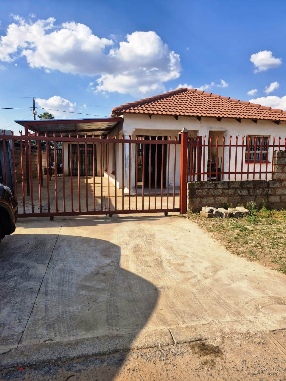 Three bedroom house for sale in Karen park