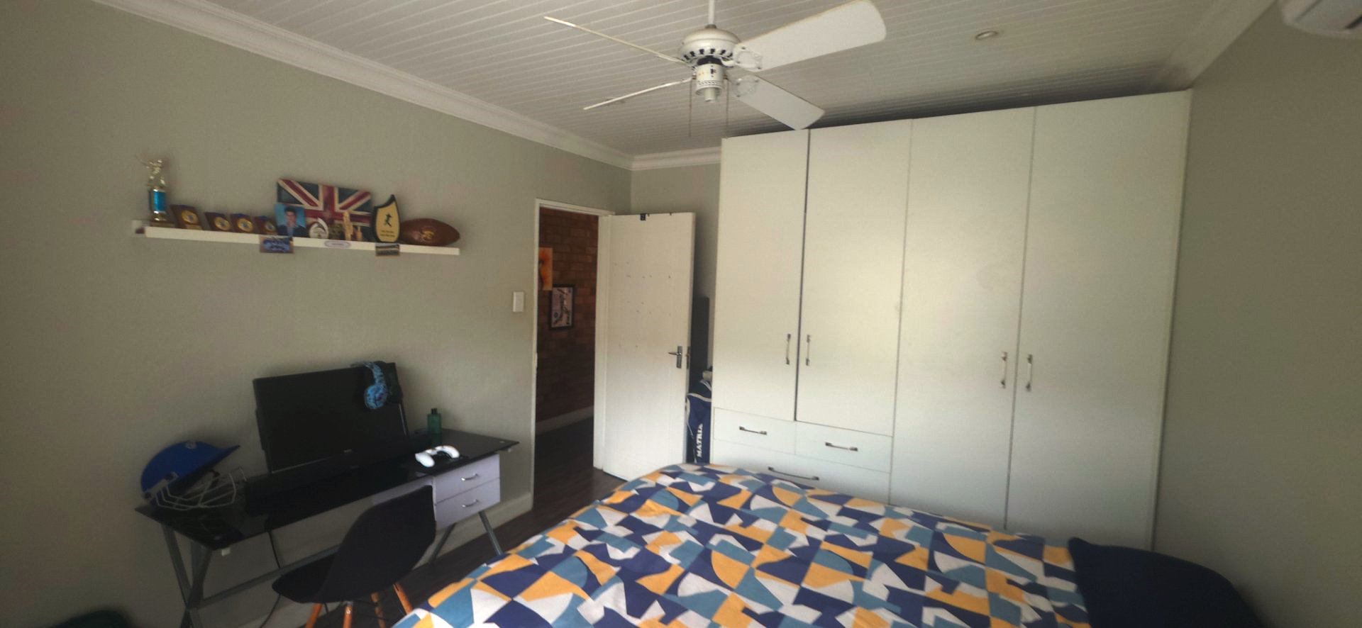 Three bedroom house for sale in Montana Park