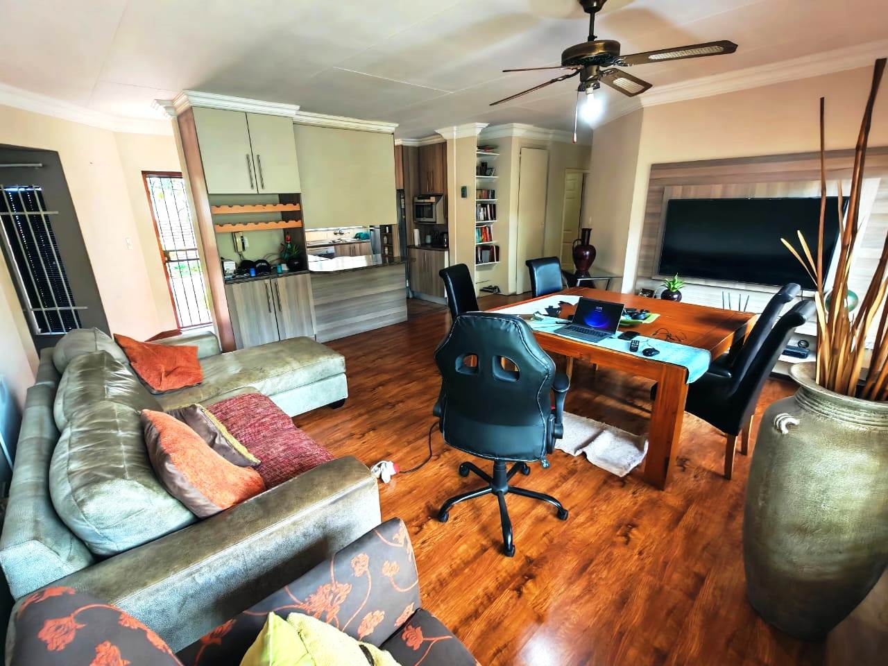 Large three bedroom duet for sale in Sinoville