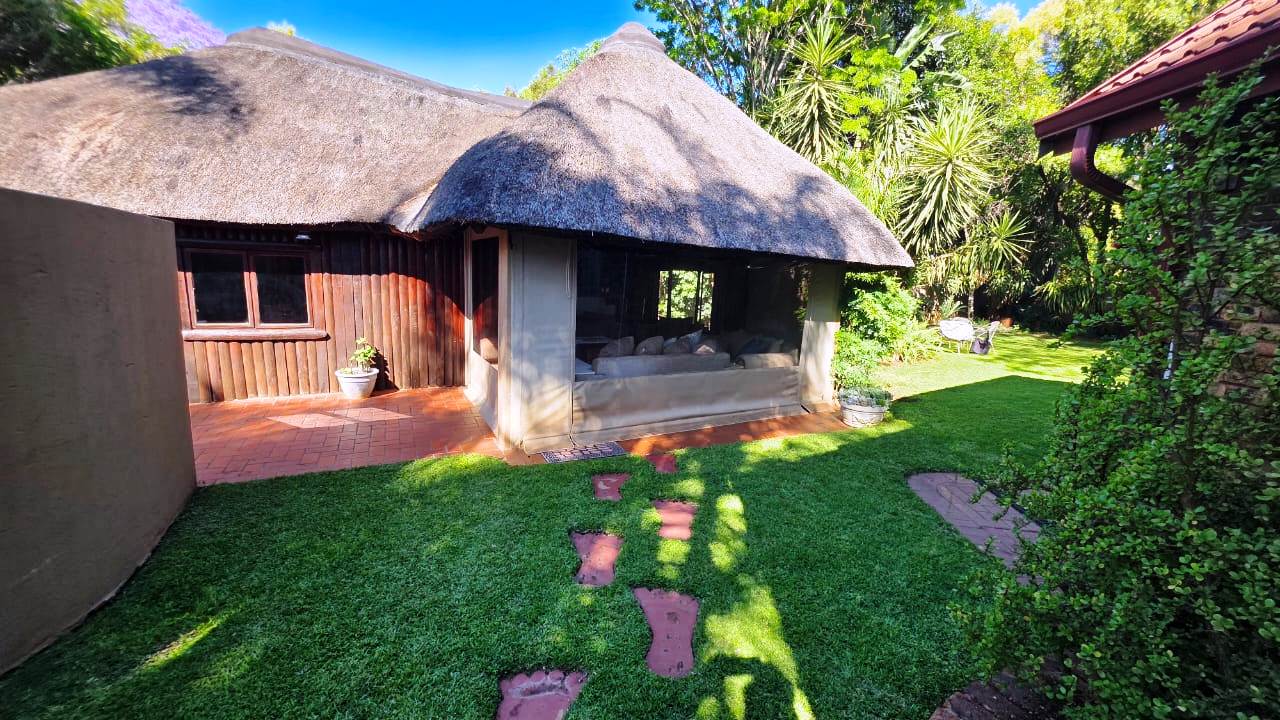 Three bedroom for sale in old Doornpoort