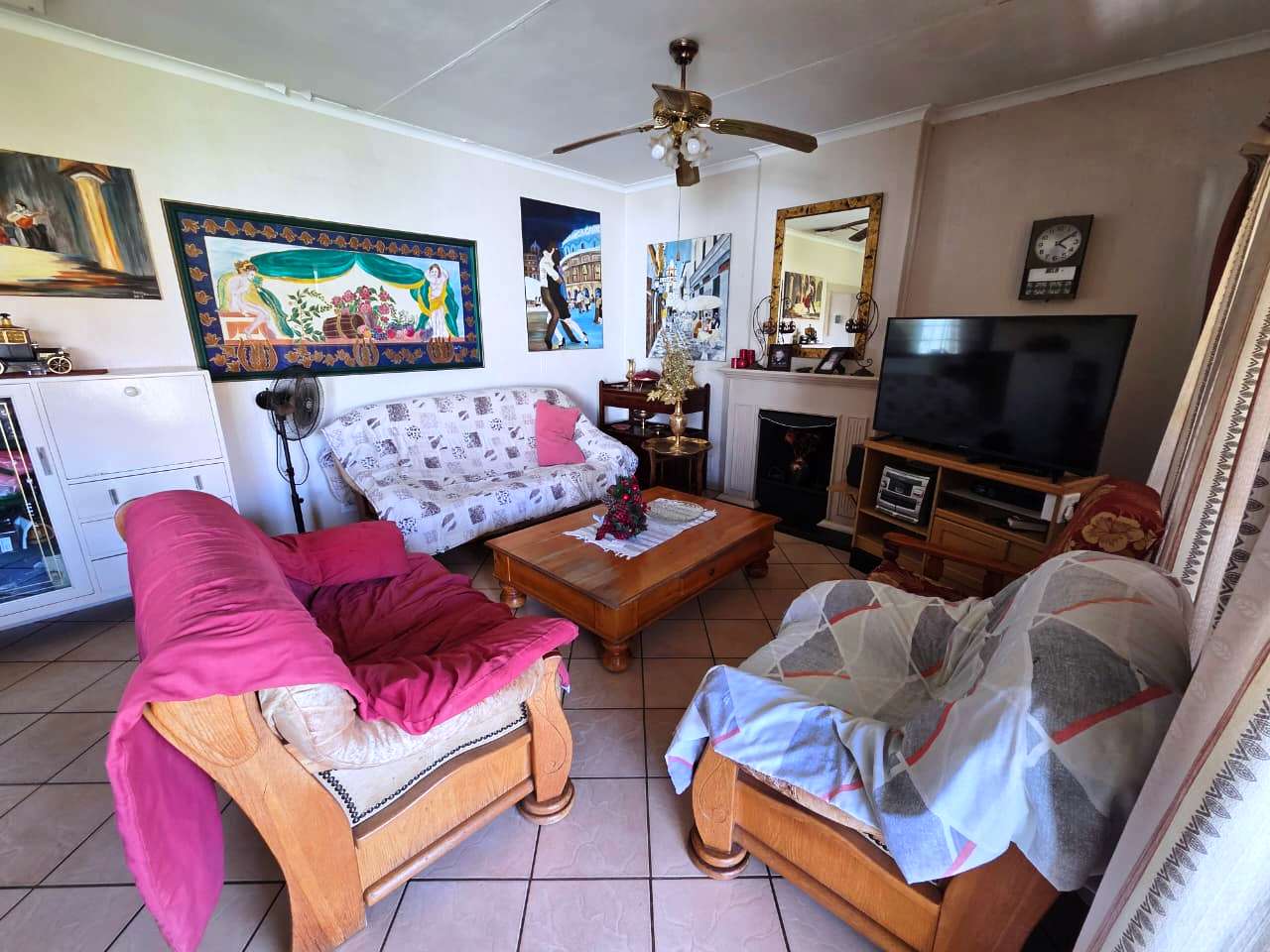 Seven bedroom house for sale in Sinoville