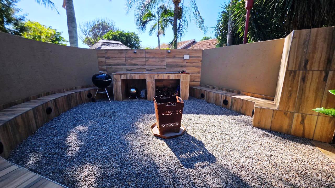 Three bedroom for sale in old Doornpoort