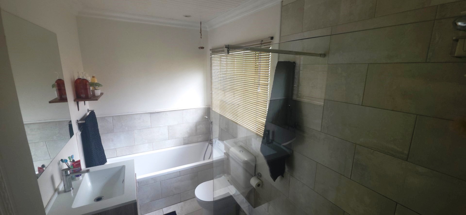 Three bedroom house for sale in Montana Park