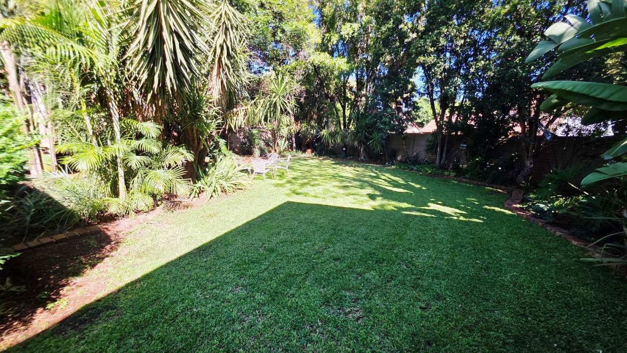 Three bedroom for sale in old Doornpoort