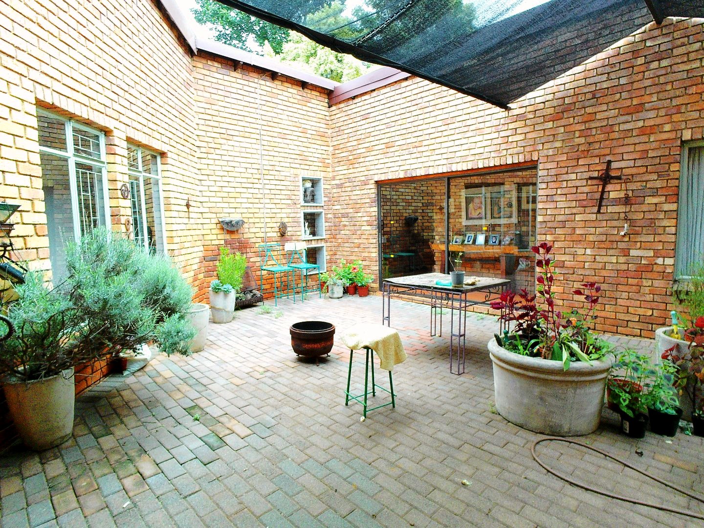 Four bedroom house for sale in Amandasig