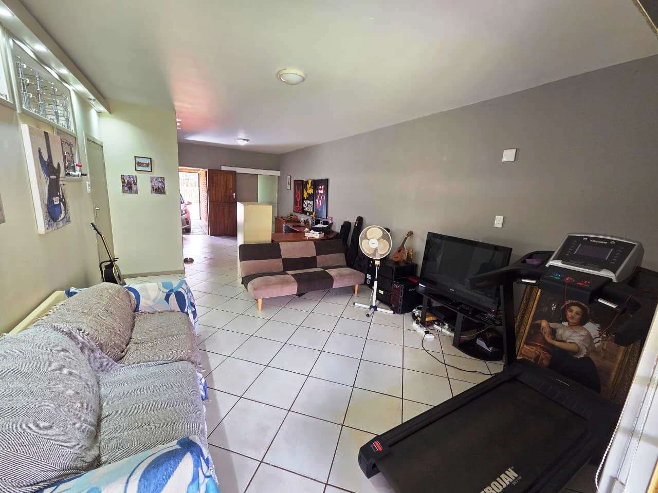 Spacious two bedroom for sale in Montana Tuine