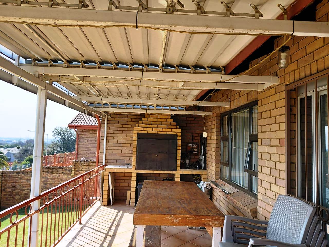 Huge three bedroom for sale in Montana Park