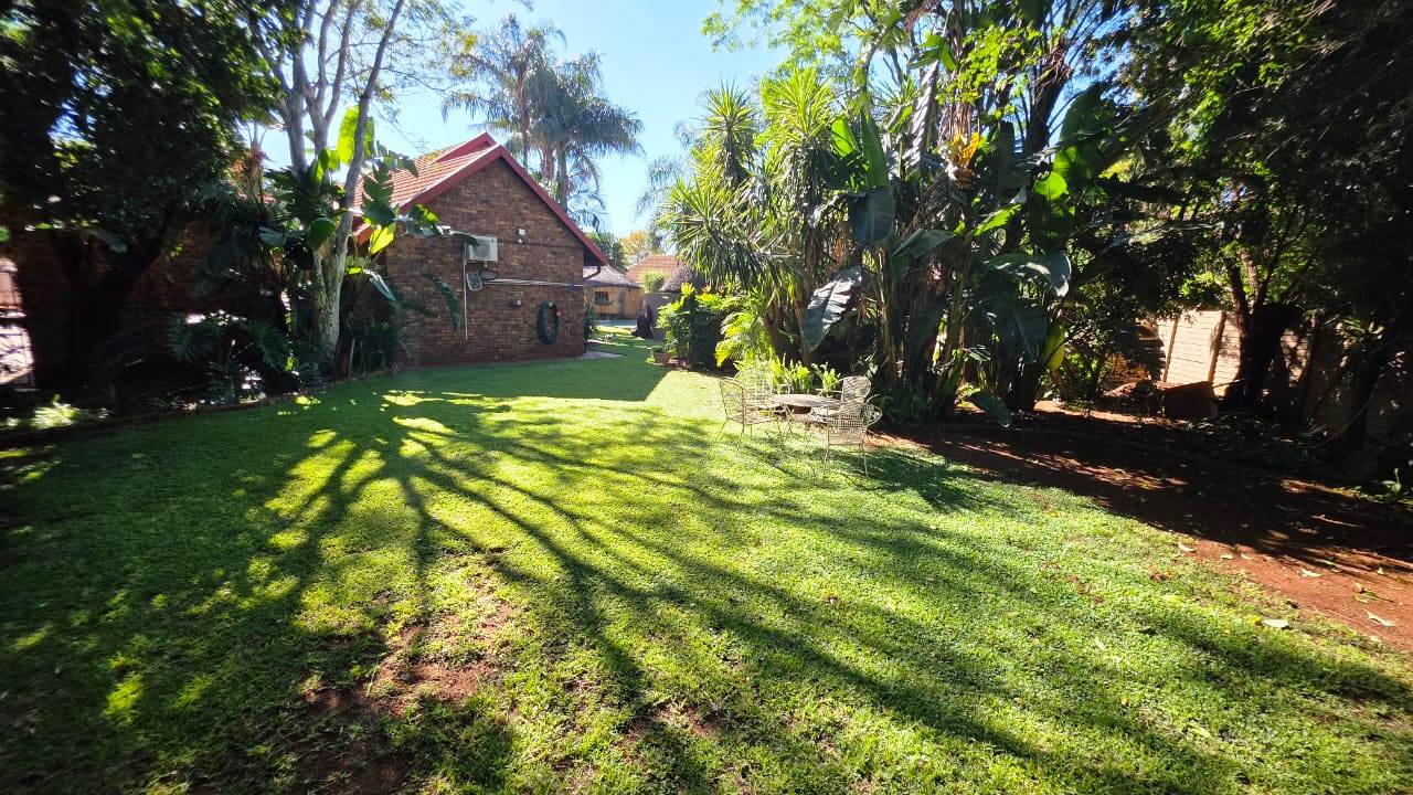 Three bedroom for sale in old Doornpoort