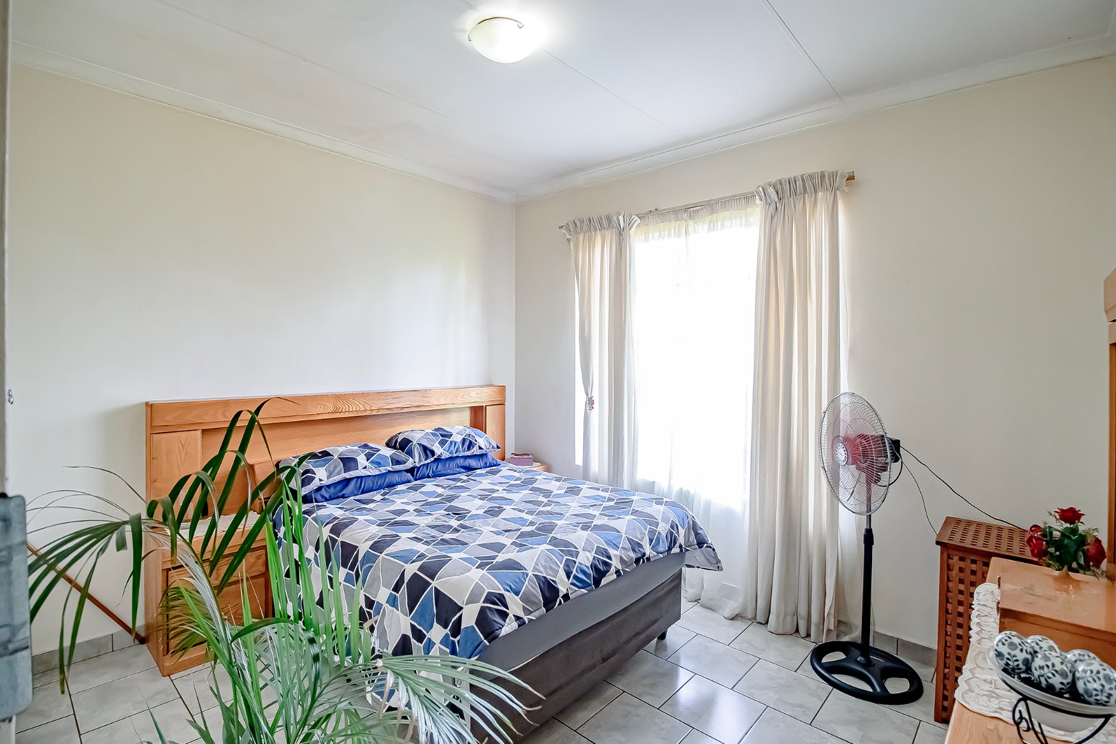 Three bedroom for sale in old Doornpoort