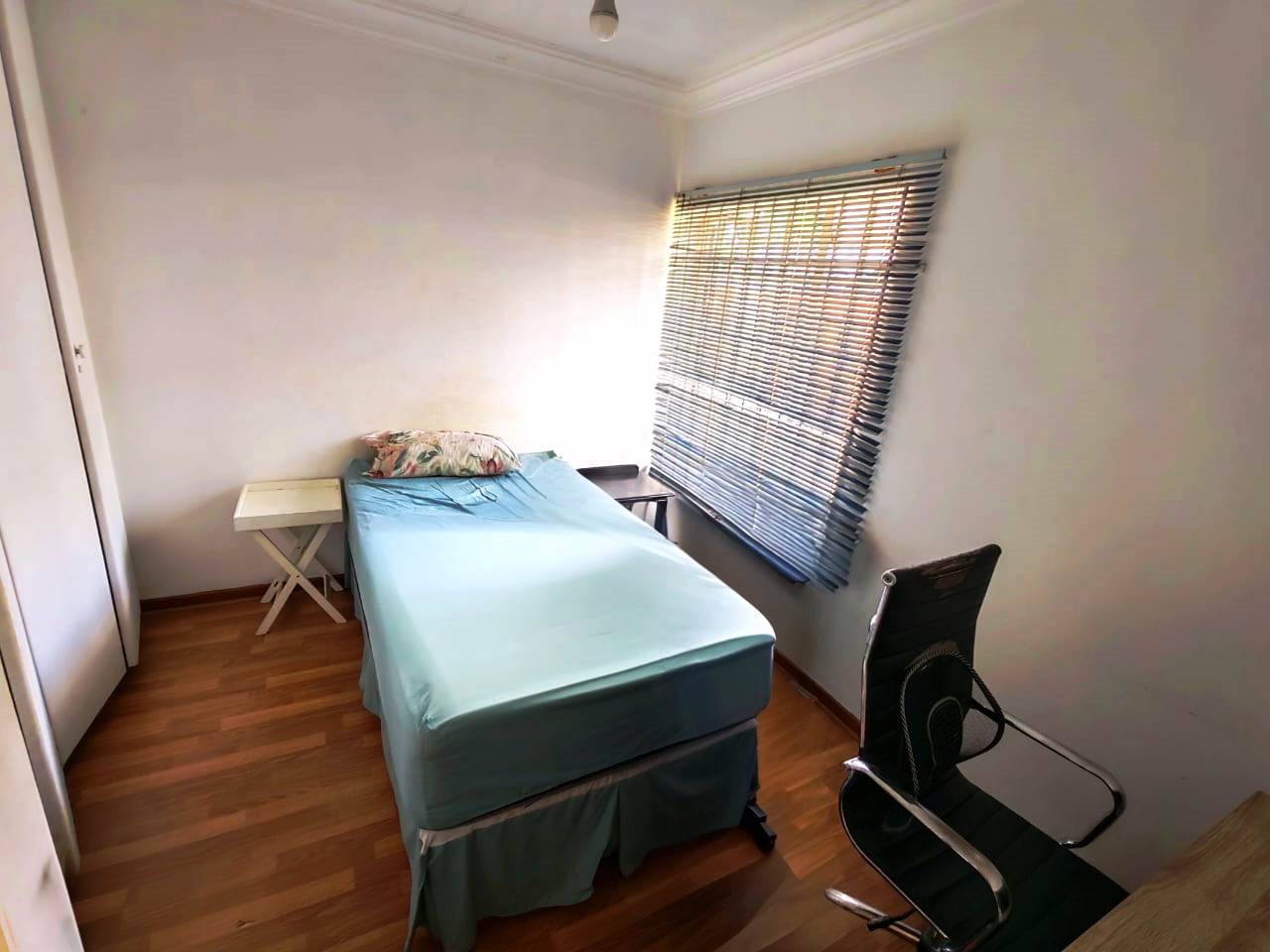 Large three bedroom duet for sale in Sinoville