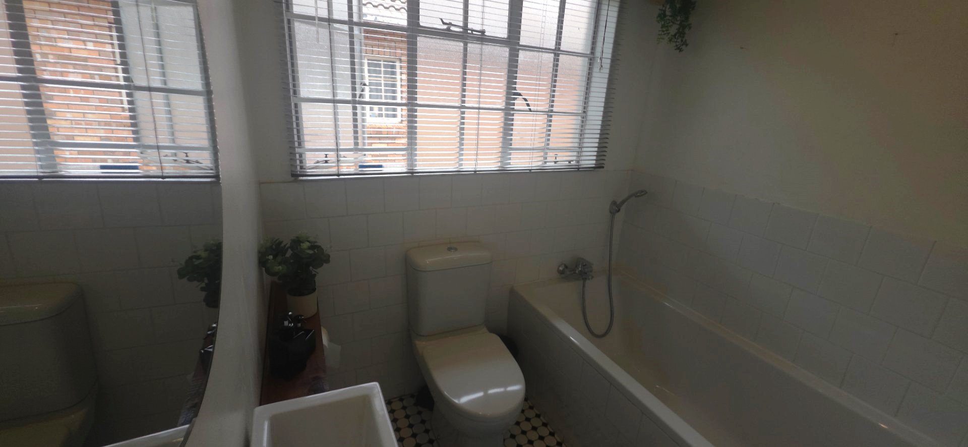 Three bedroom house for sale in Montana Park