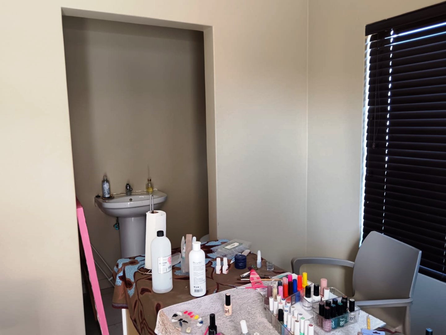 Three bedroom house for sale in Montana Park