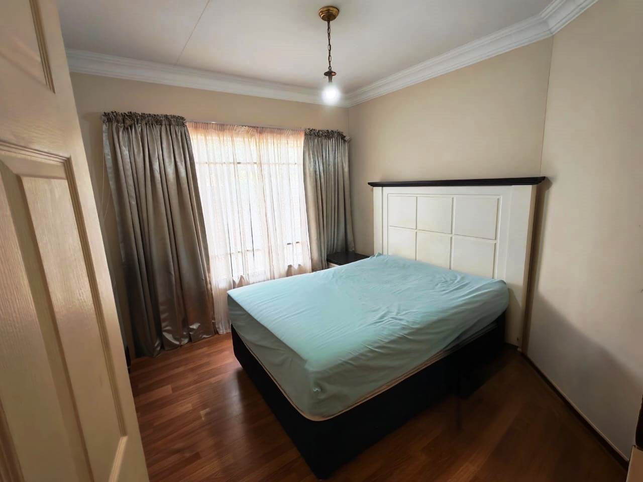 Large three bedroom duet for sale in Sinoville