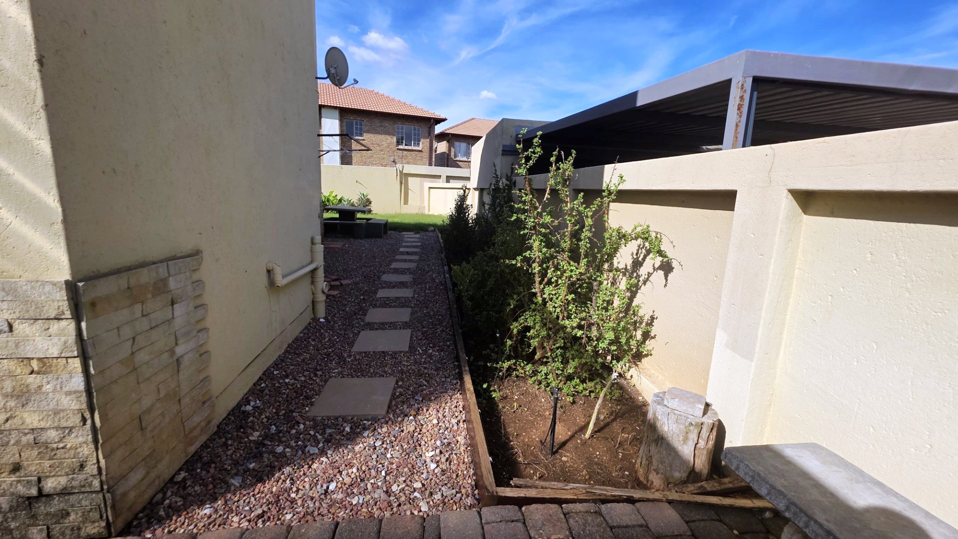 Two bedroom townhouse for sale in Annlin