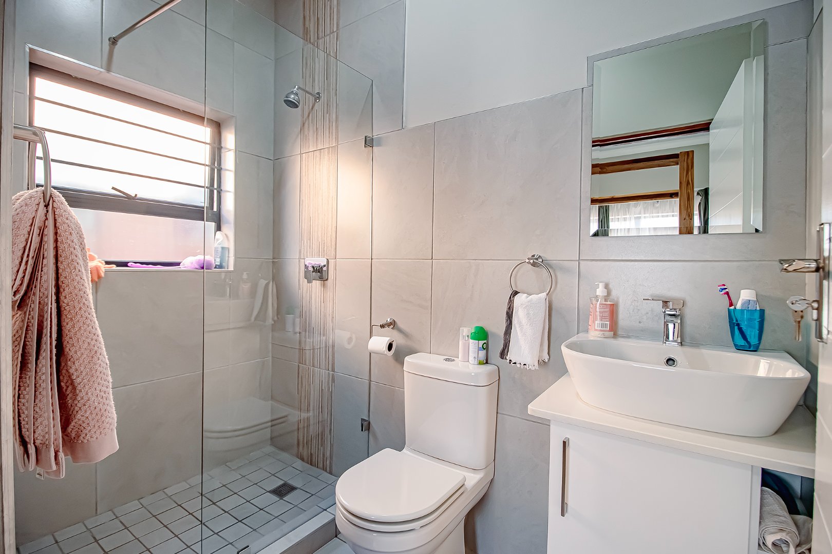 Stylish two bedroom simplex for sale in Annlin