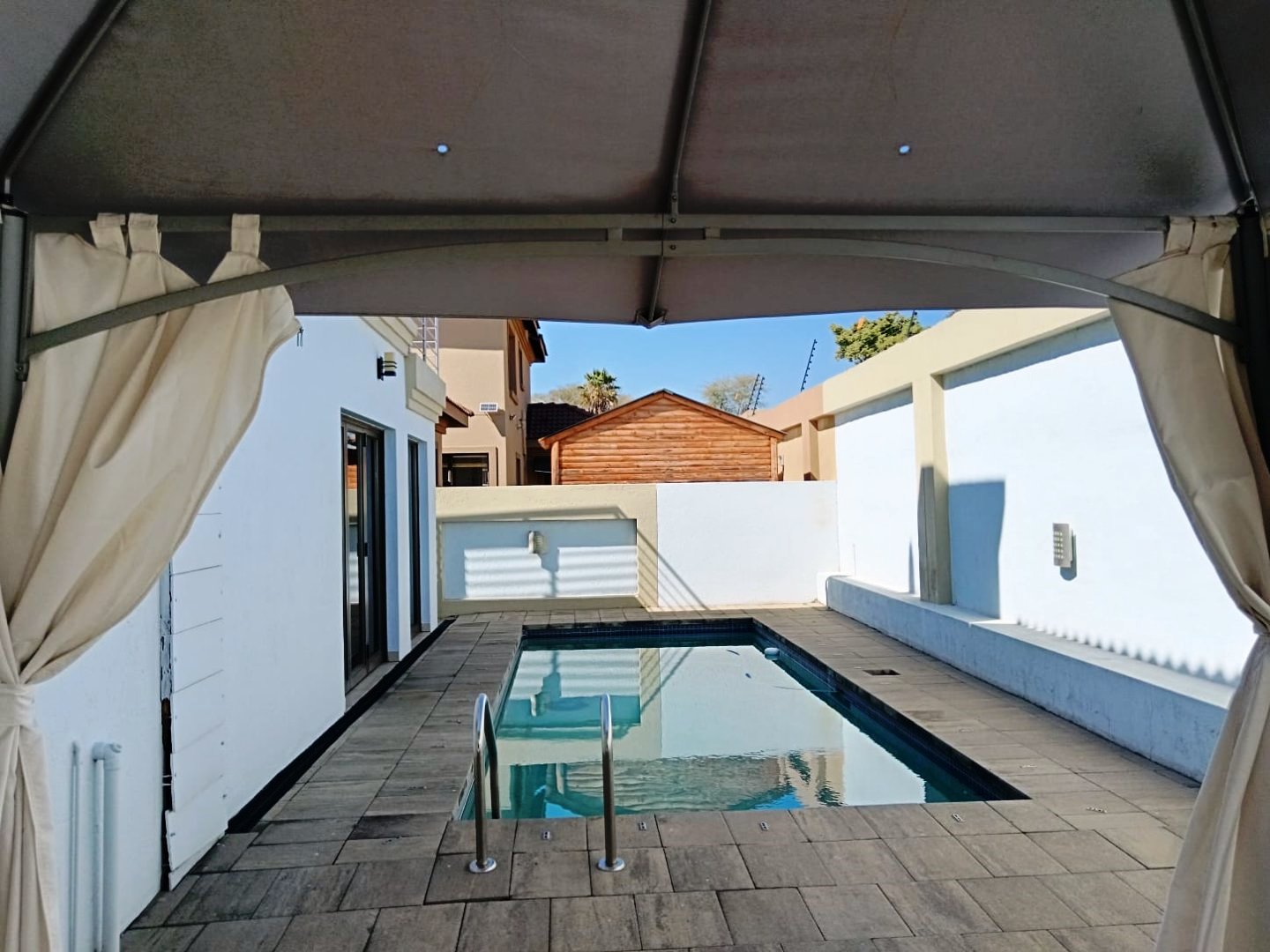 Three bedroom house for sale in Montana Park