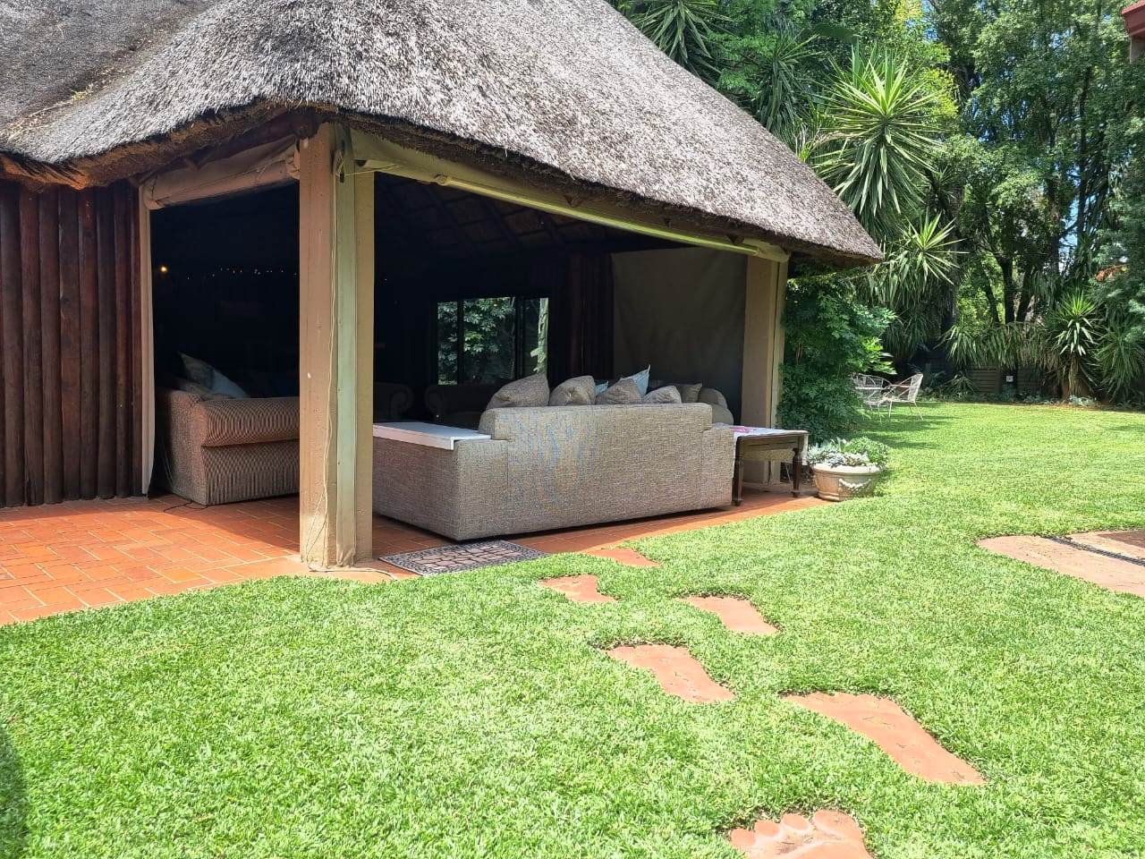 Three bedroom for sale in old Doornpoort