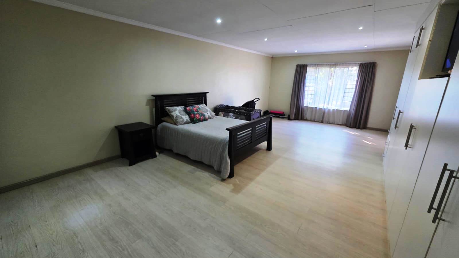 Three bedroom house for sale in old Doornpoort