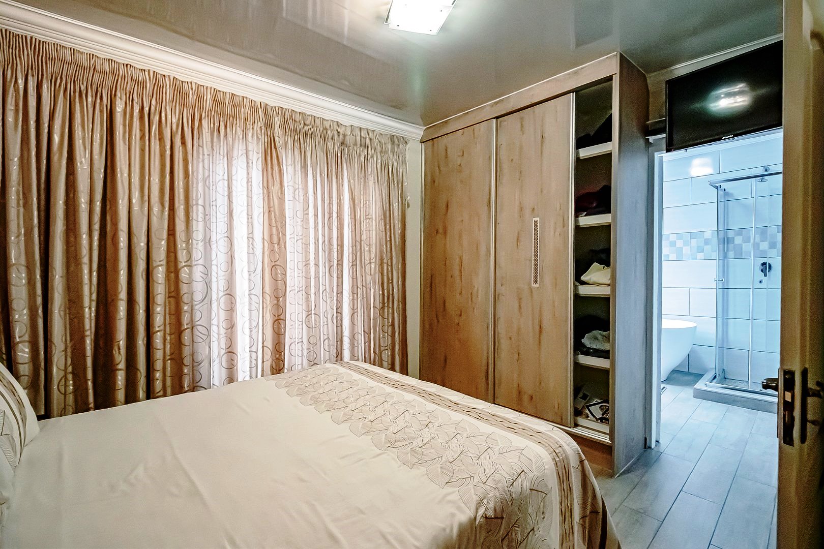 Modern three bedroom in Chantelle for sale