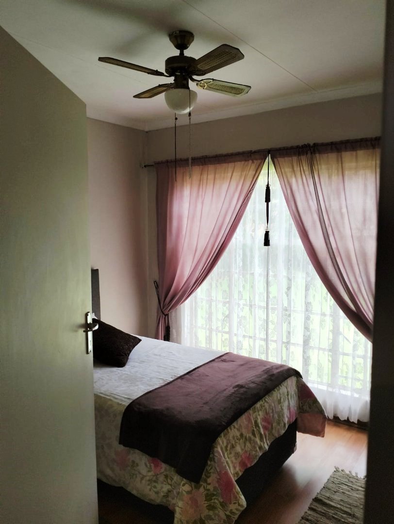 Large three bedroom house for sale in Dorandia