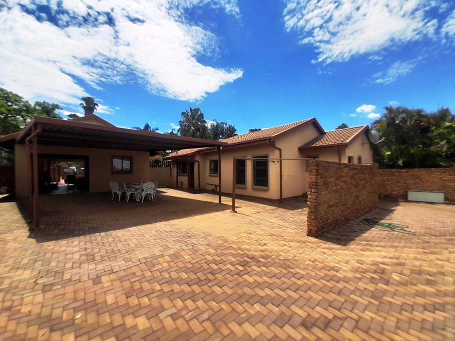 Three bedroom house for sale in Chantelle