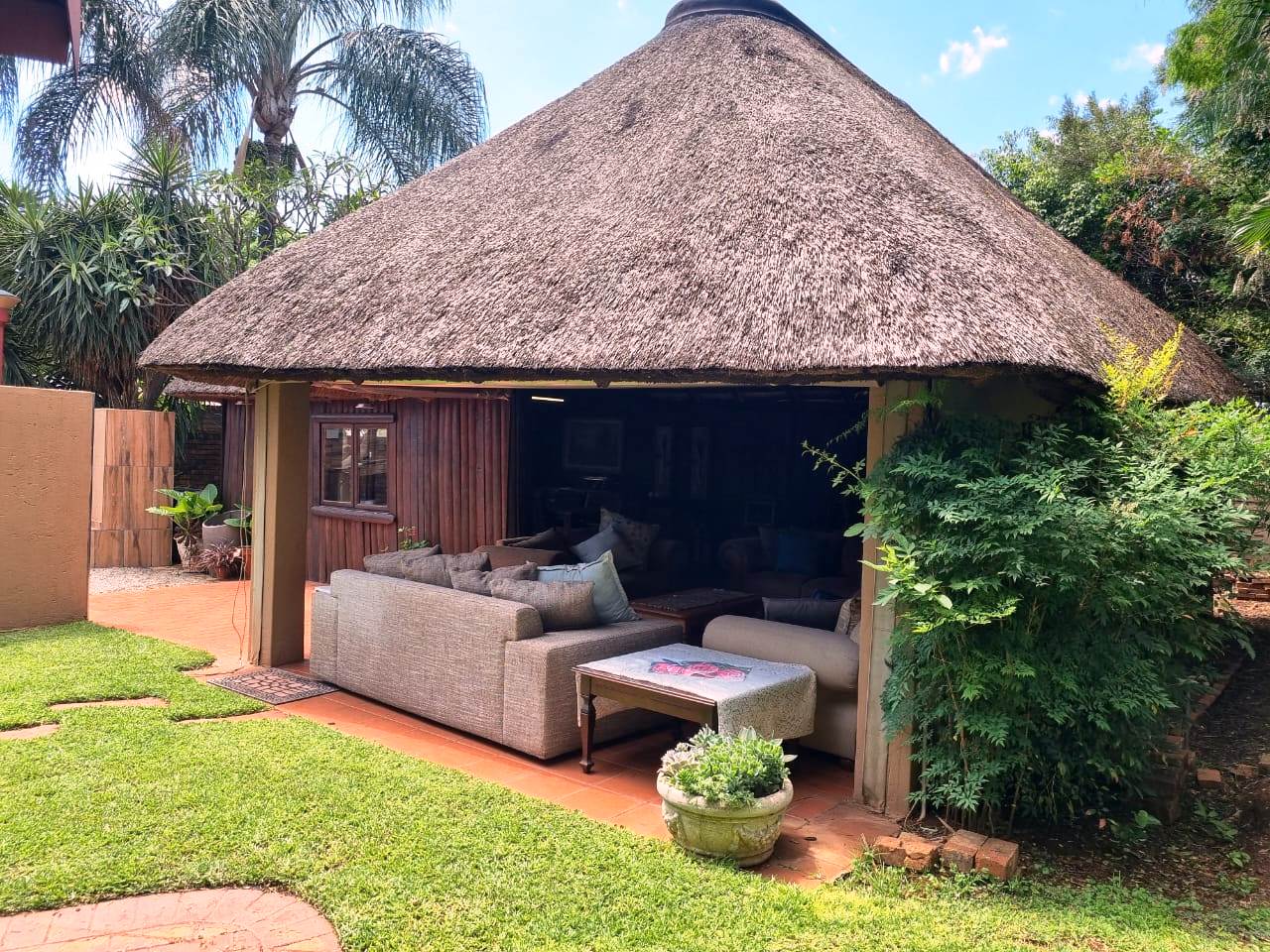 Three bedroom for sale in old Doornpoort