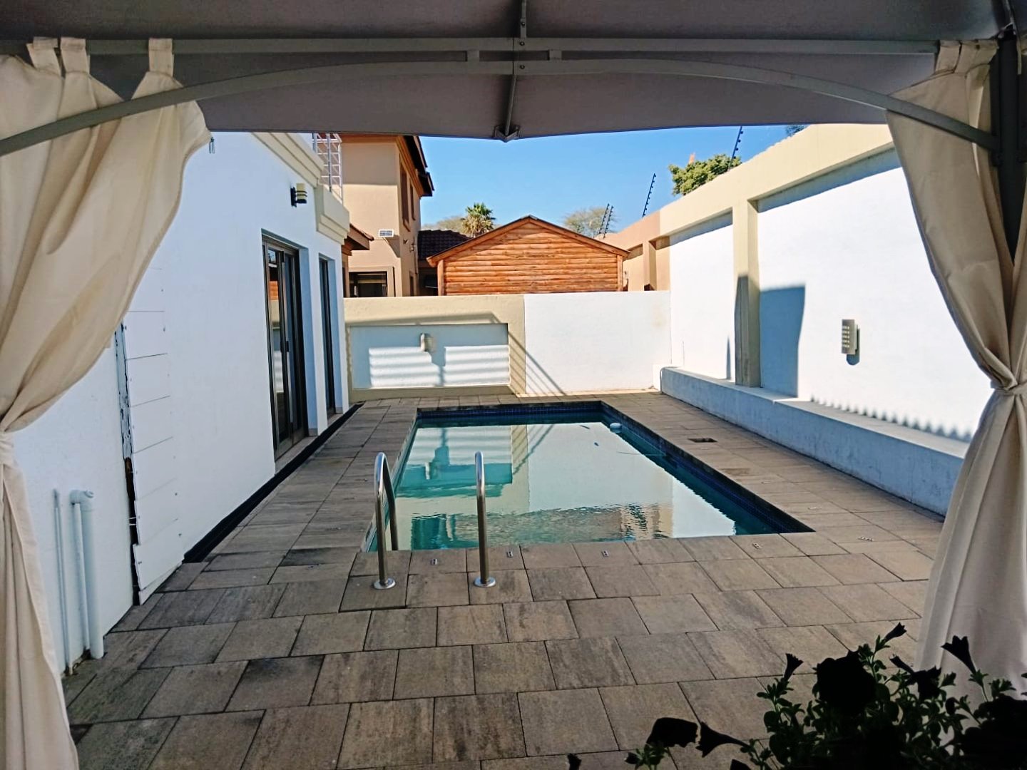 Three bedroom house for sale in Montana Park