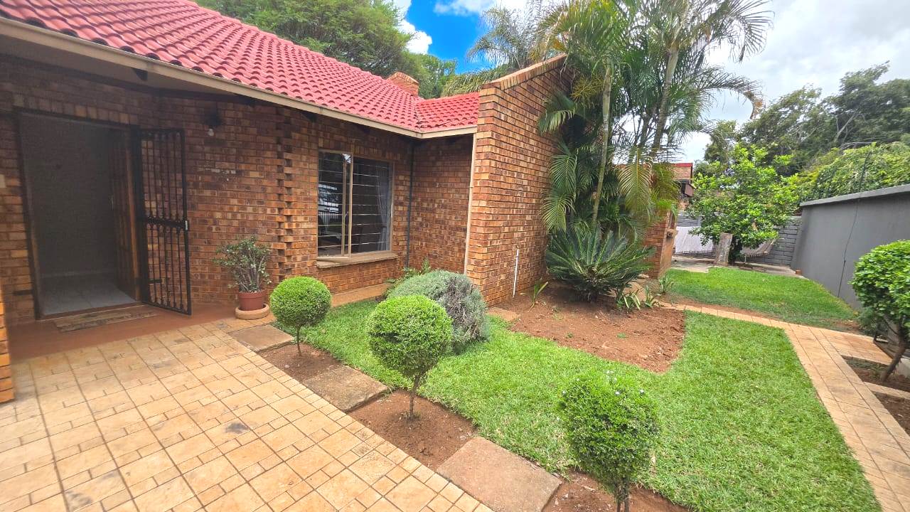 Four bedroom house for sale in old Doornpoort